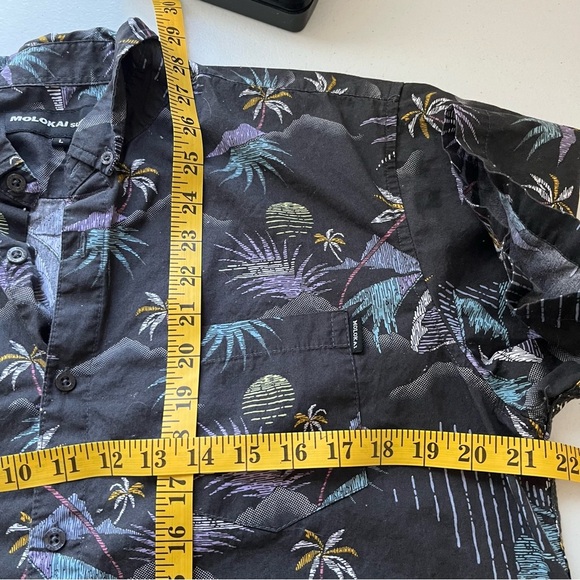 Molokai Surf Co. Casual Blue and White Tropical Hawaiian Floral Print Shirt - Picture 4 of 4